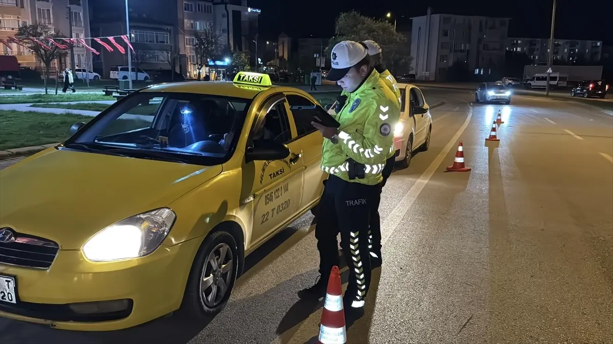 Edirne\'de Trafik Denetimi: 3 Sürücüye Ceza