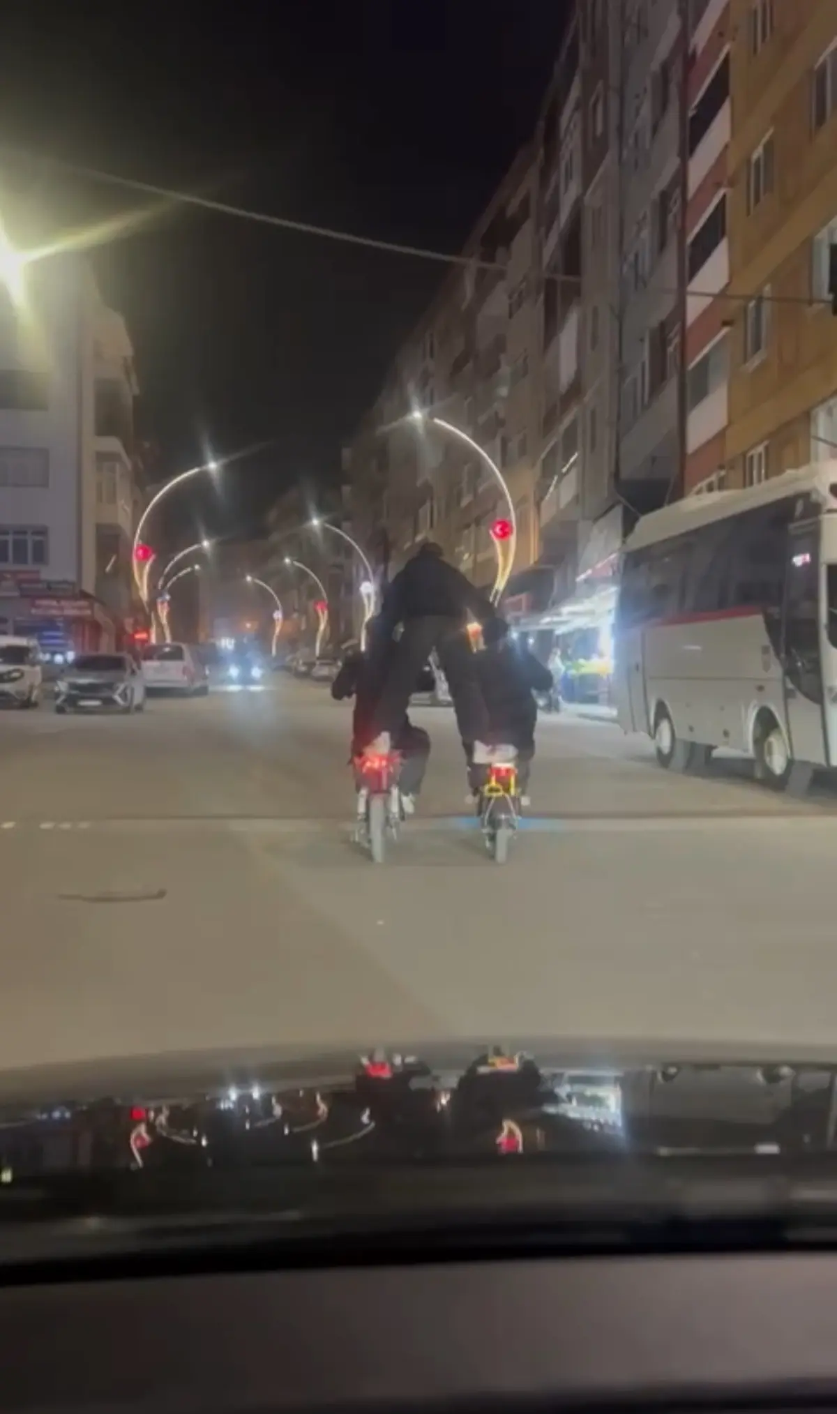 Tehlikeli Elektrikli Bisiklet Yolculuğu