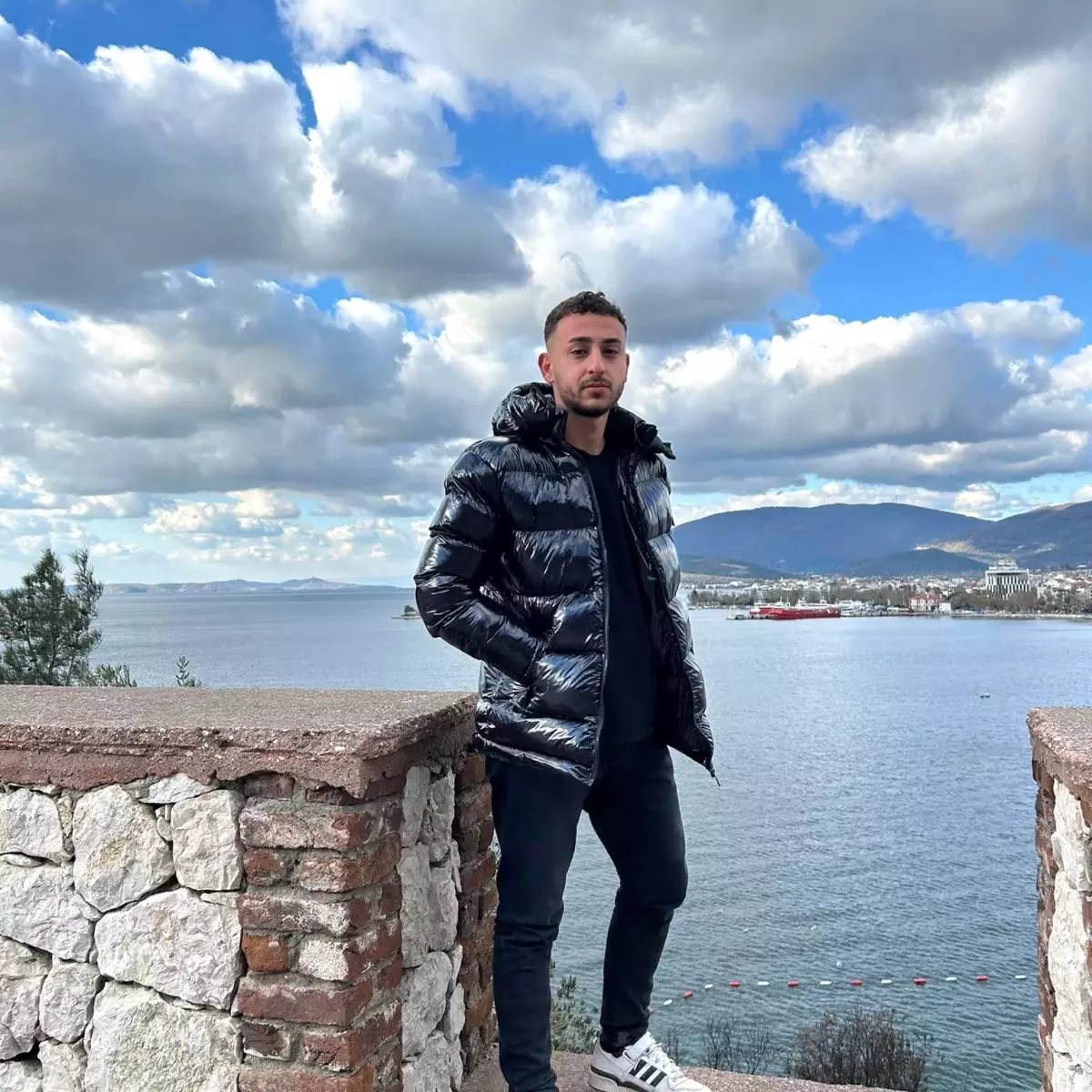 Erdek'te Silahlı Olay: 20 Yaşındaki Genç Hayatını Kaybetti