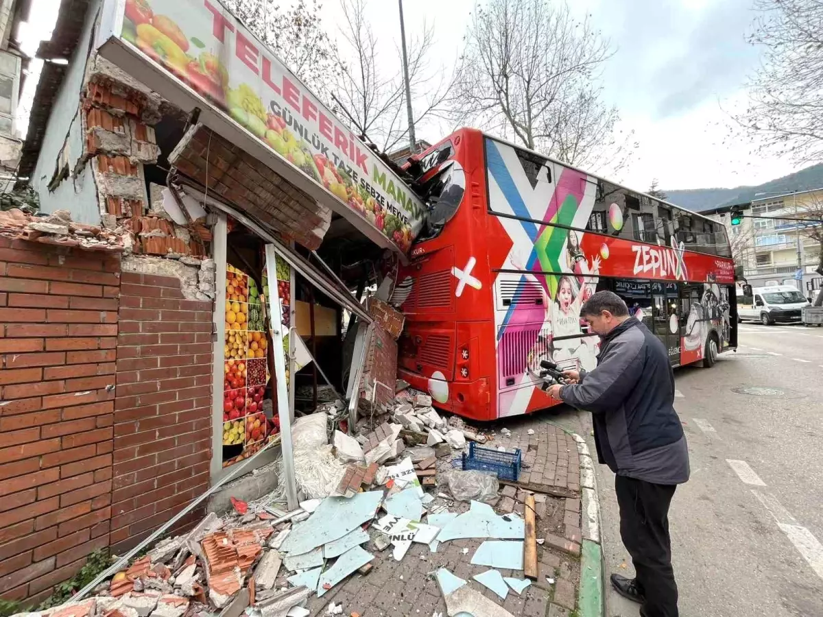 Bursa\'da Freni Boşalan Otobüs Kazası