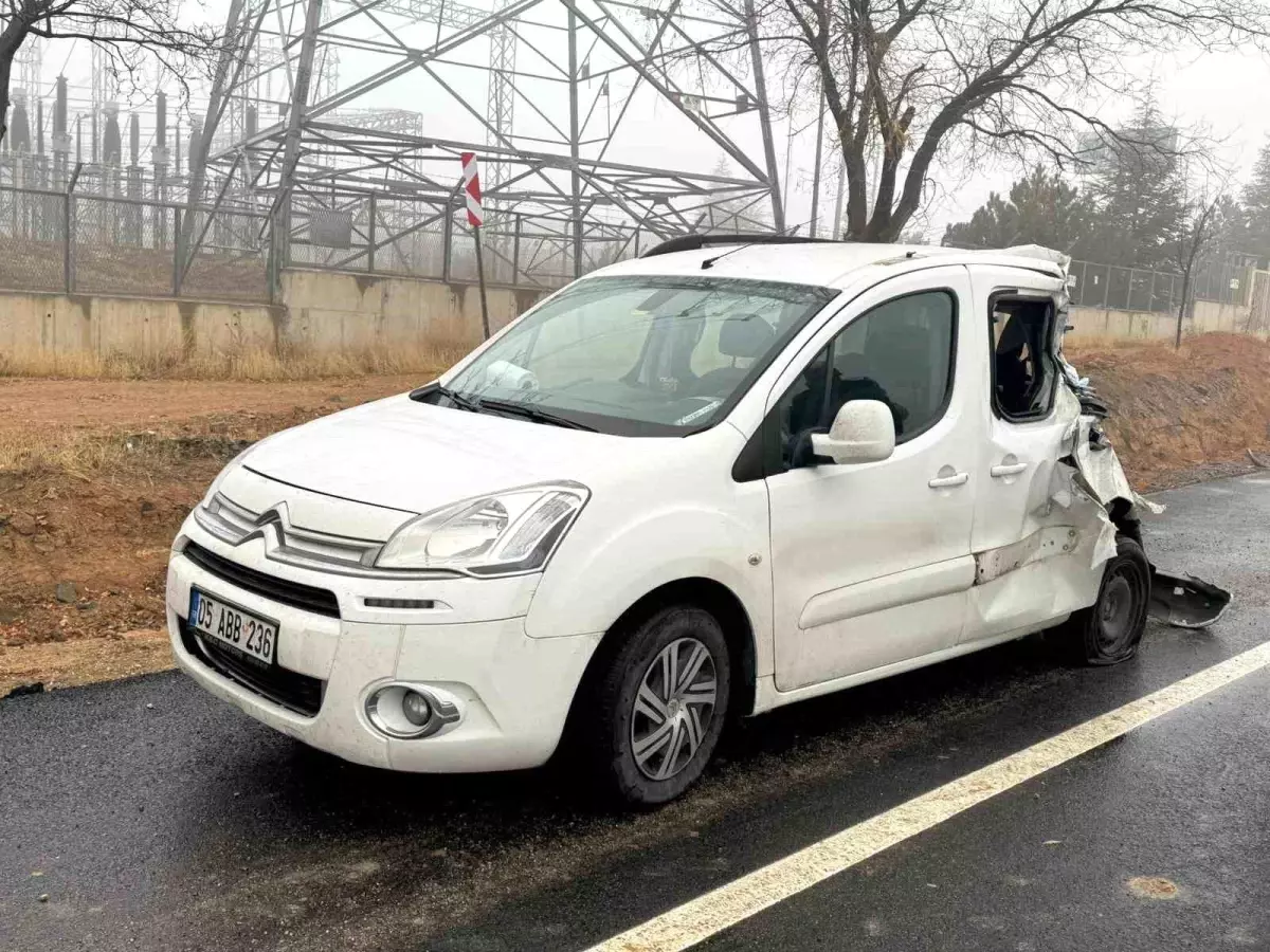 Sis nedeniyle Kulu\'da trafik kazası