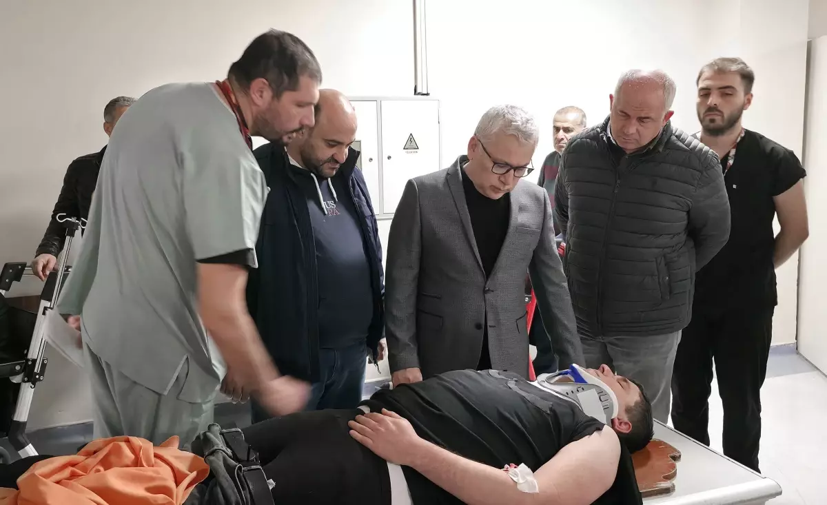 Vali Şimşek Yaralılara Geçmiş Olsun Ziyareti Yaptı