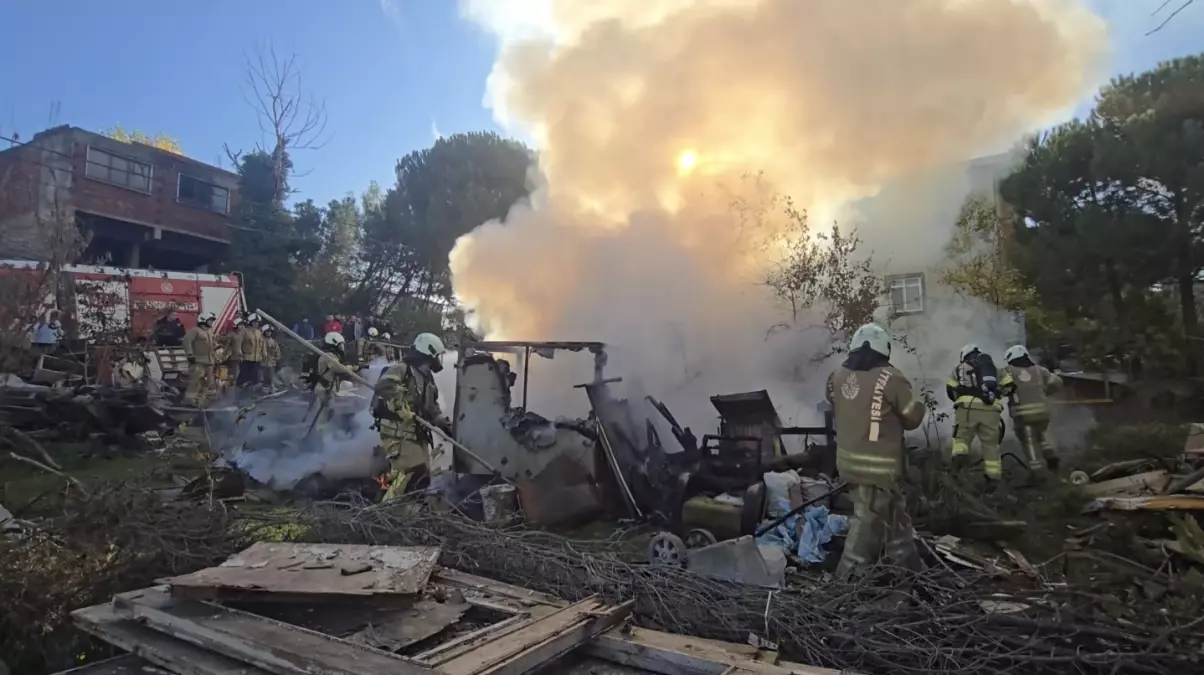 Tuzla\'da Gecekonduda Yangın