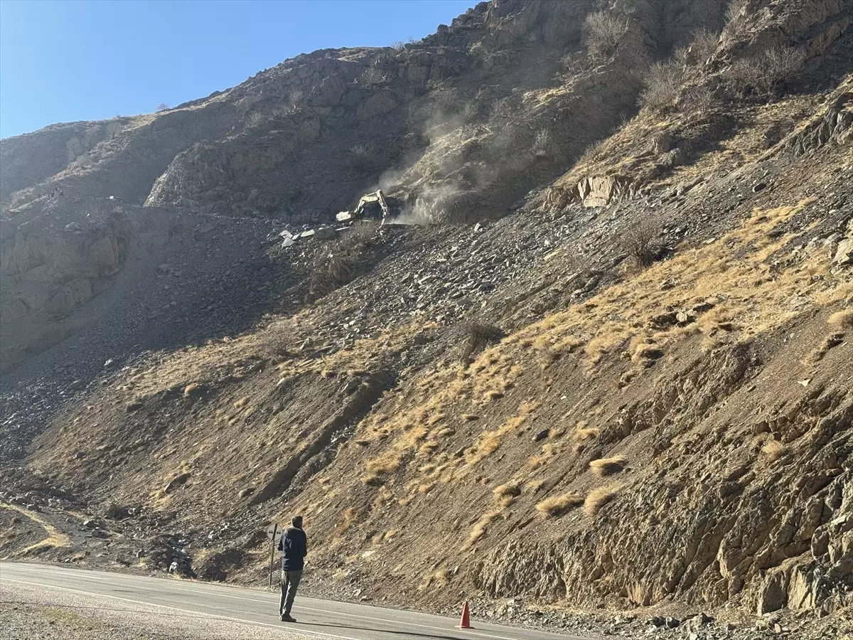 Tokağaç Mezrasının Yol Sorunu Çözülüyor