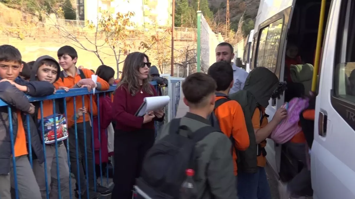 Kadın Şoför, Öğrencilerin Güvencesi