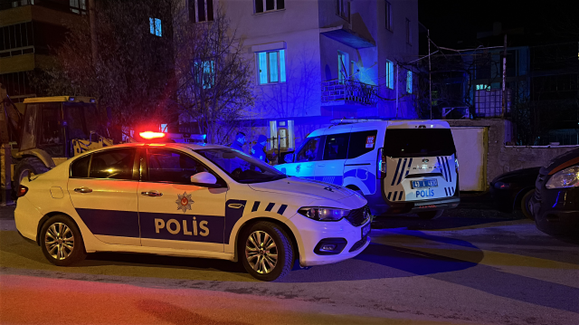 Annesine şiddet uygulayan babasını darbetti Annesine şiddet uygulayan babasını darbetti