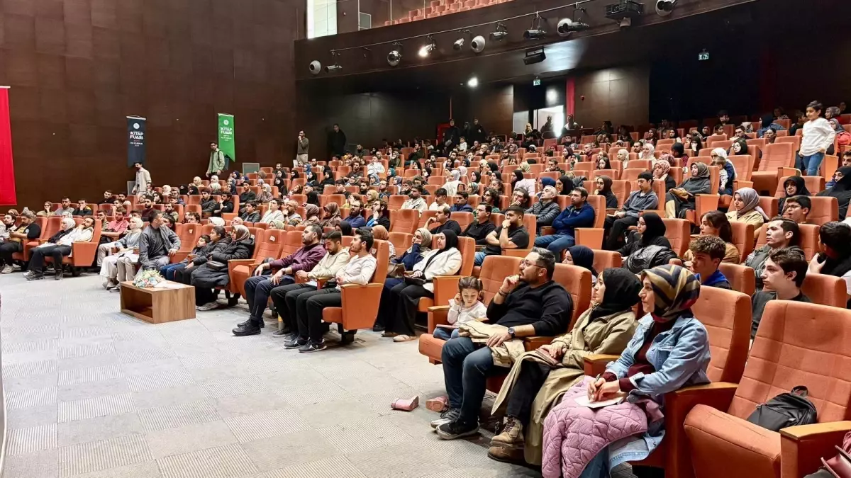 Arnavutköy 1. Kitap Fuarı Başladı