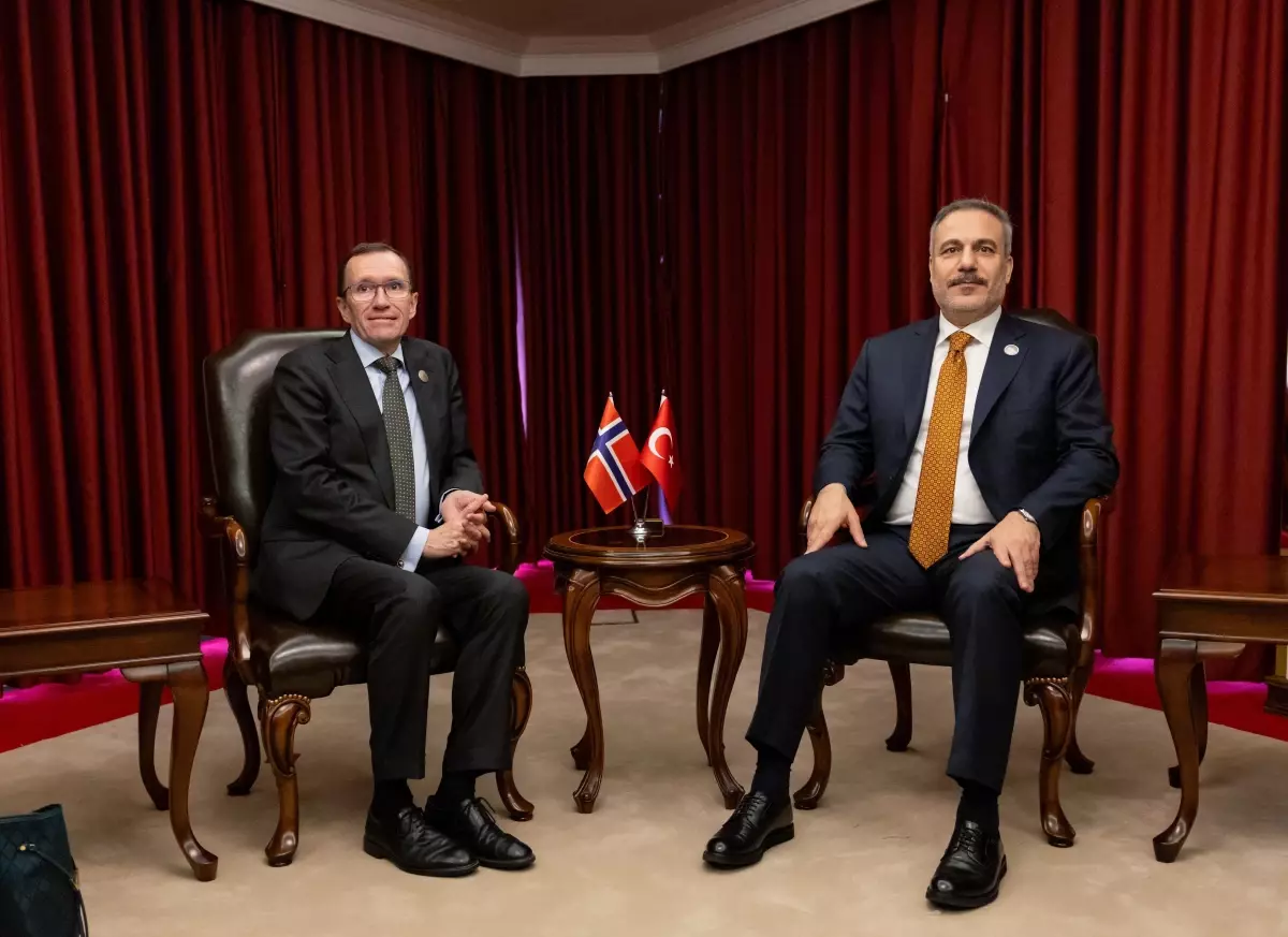 Fidan ve Eide Doha\'da Görüştü