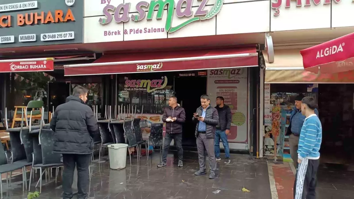 Batman\'da Börekçide Yangın: Tüpler Patlamadı