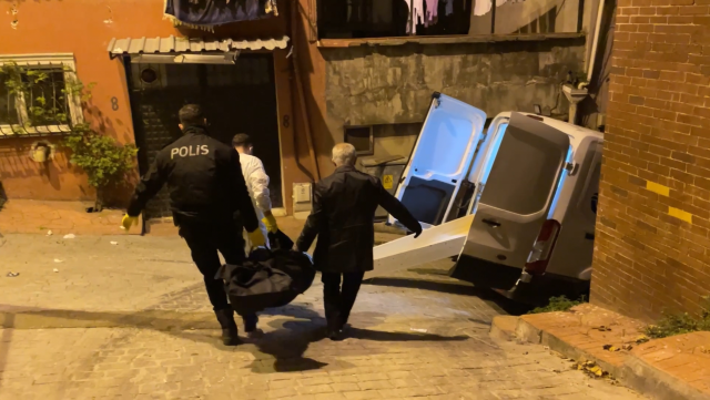 Beyoğlu'nda yalnız yaşayan Angolalı kadın yatak odasında ölü bulundu