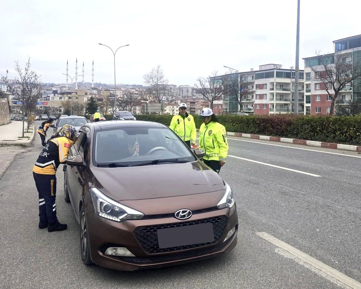 Ambulansa Yol Ver Uyarısı