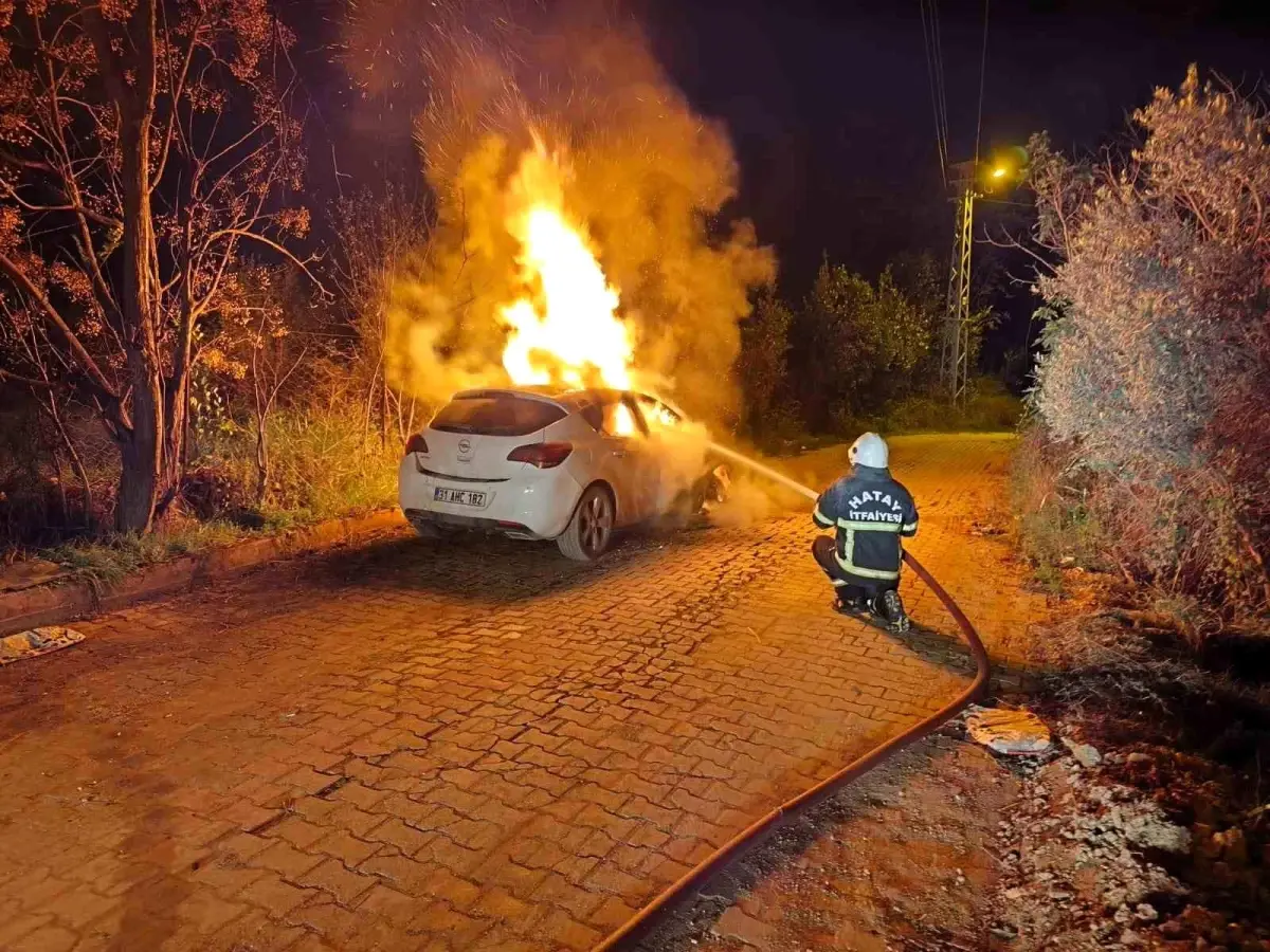 Hatay\'da Seyir Halindeki Araç Yangını