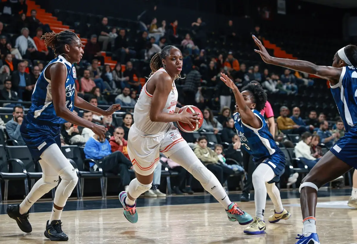 ÇİMSA ÇBK Mersin, Emlak Konut\'u Yendi