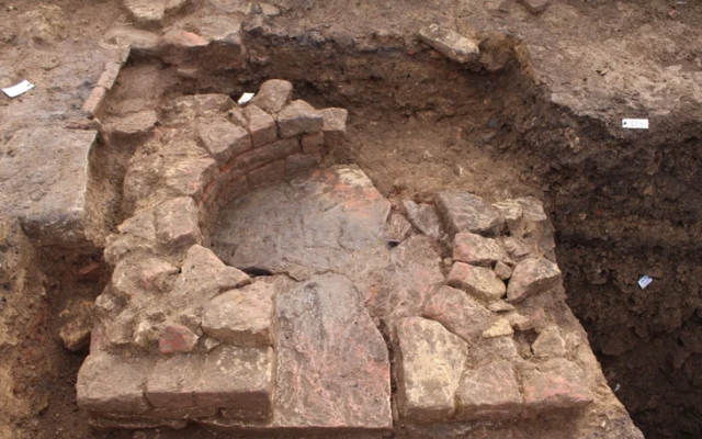 Ev değil gizli bir banka! Arkeolojik kazılarda 90 kilo para bulundu Ev değil gizli bir banka! Arkeolojik kazılarda 90 kilo para bulundu