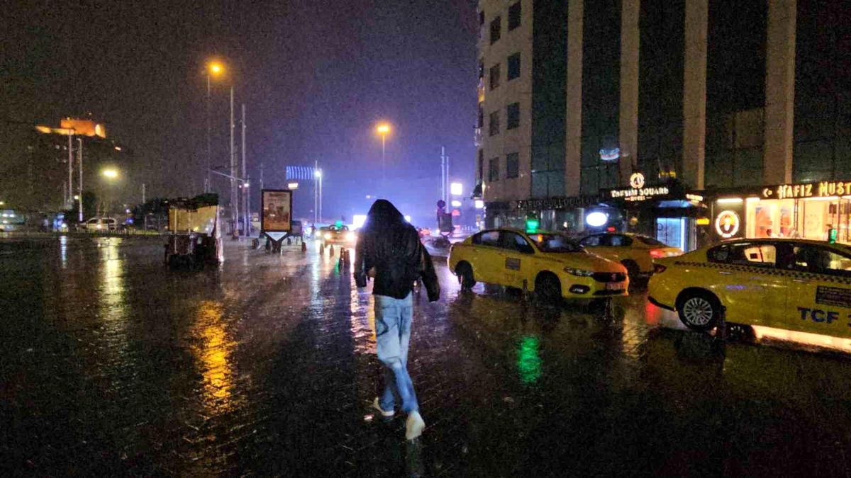 İstanbul\'da Şiddetli Sağanak Yağış