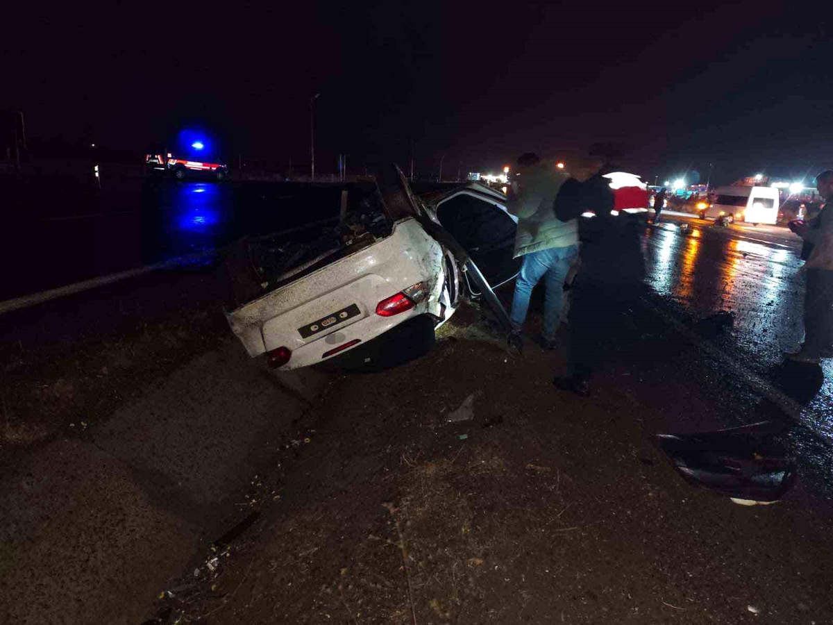 Niğde\'de Trafik Kazası: 2 Ölü, 1 Yaralı
