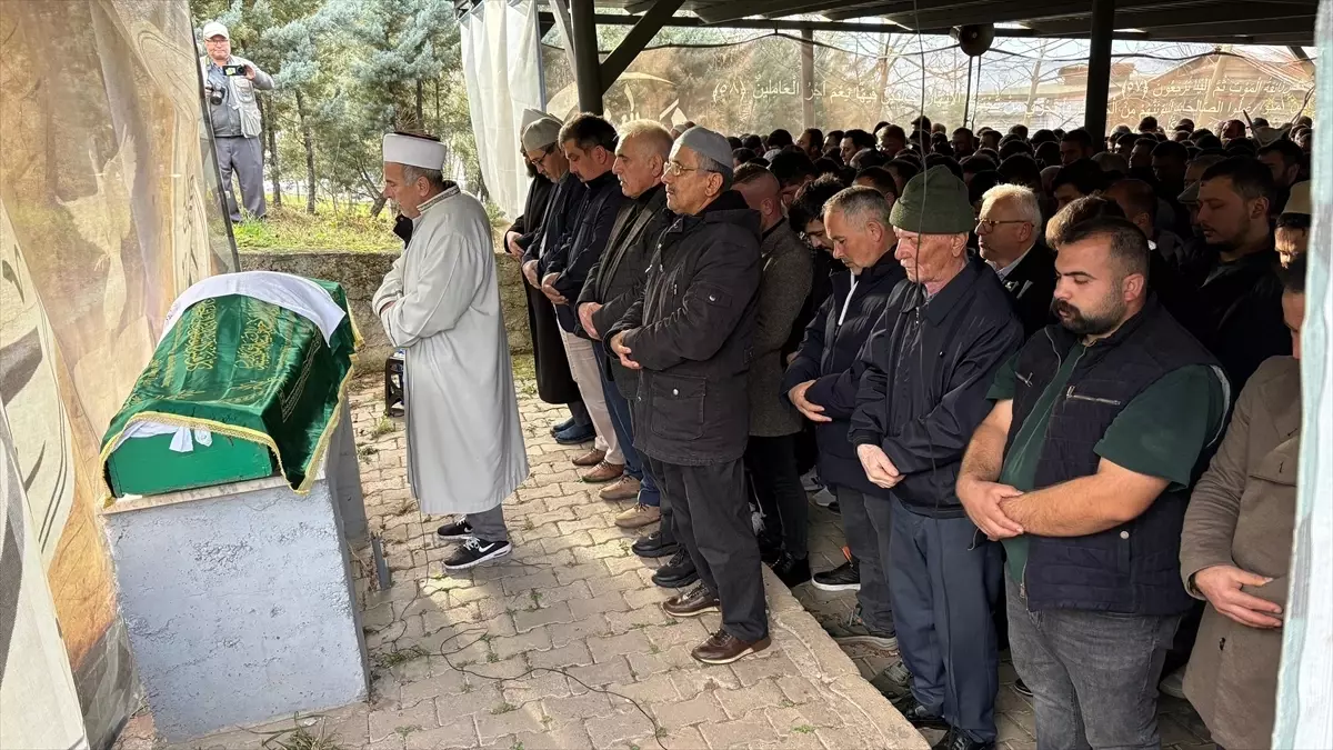 Hendek\'teki Trafik Kazasında Sürücü Hayatını Kaybetti