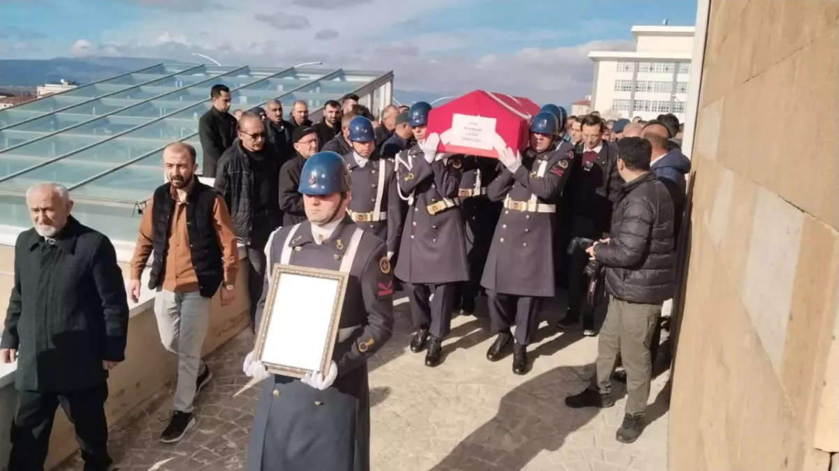Muş\'ta Üsteğmen Ali Kablan, silah kazası sonucu hayatını kaybetti