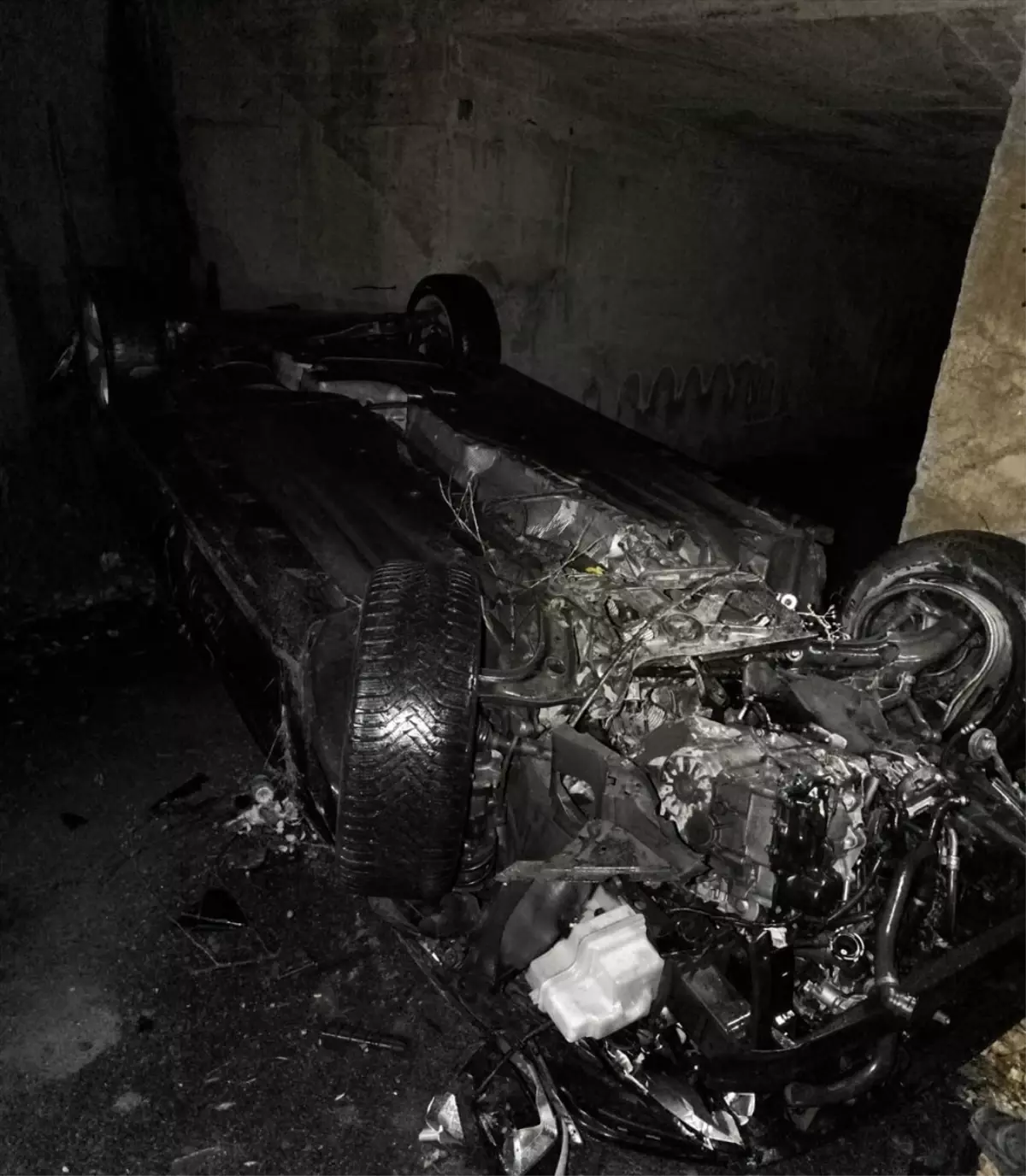 Sivas\'ta Otomobil Devrildi: 1 Yaralı