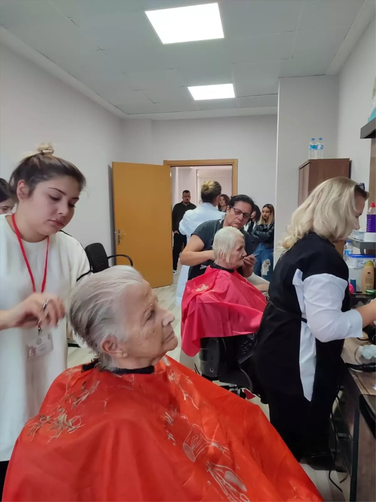 Yaşlılara Kuaför Hizmeti