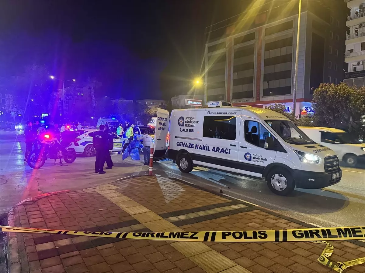 Kamyon Motosiklete Çarptı: Genç Hayatını Kaybetti