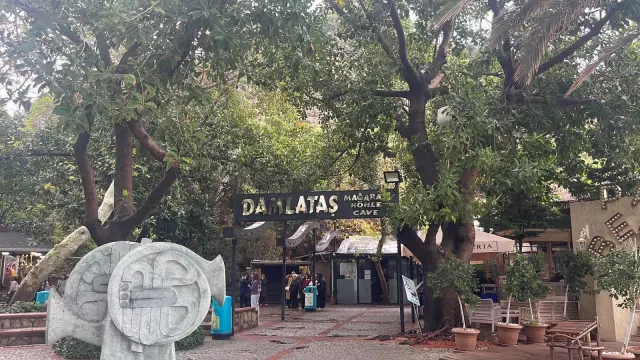 Bu mağarada 15 gün boyunca yarım saat kalan ölüm hariç her derdine şifa buluyor Bu mağarada 15 gün boyunca yarım saat kalan ölüm hariç her derdine şifa buluyor