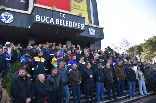 Buca Belediyesinde işçiler yeniden iş bıraktı, çöpler birikmeye başladı Buca Belediyesinde işçiler yeniden iş bıraktı, çöpler birikmeye başladı
