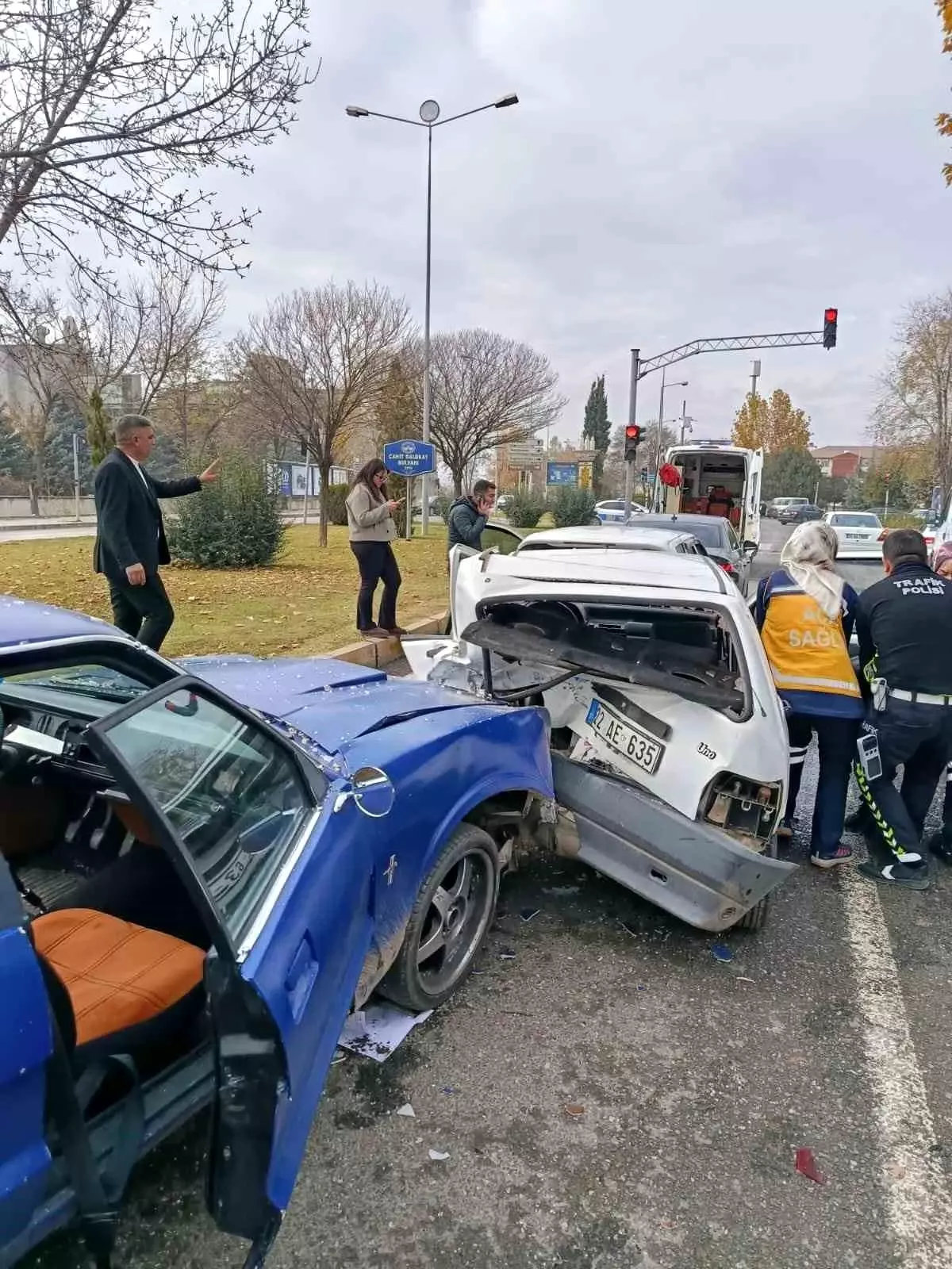 Elazığ\'da Zincirleme Kaza: 1 Yaralı