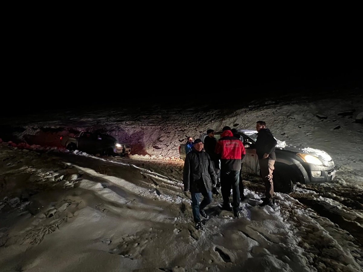 Erzincan\'da Mahsur Kalan 4 Kişi Kurtarıldı
