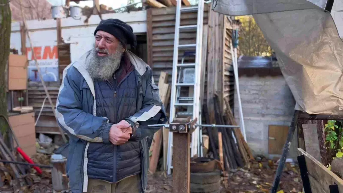 Abdulkadir Şimşek: Geri Dönüşümle Sanat Yaratıyor