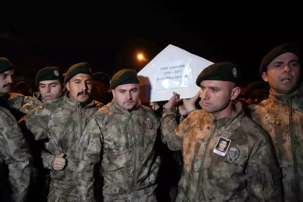 İstanbul\'da şehit düşen polis memurunun naaşı Samsun\'a getirildi