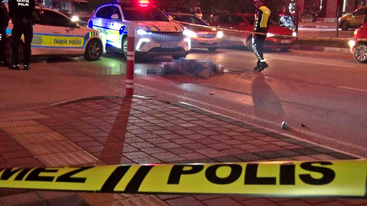 Antalya\'da Motosiklet Kazası: 17 Yaşındaki Genç Hayatını Kaybetti