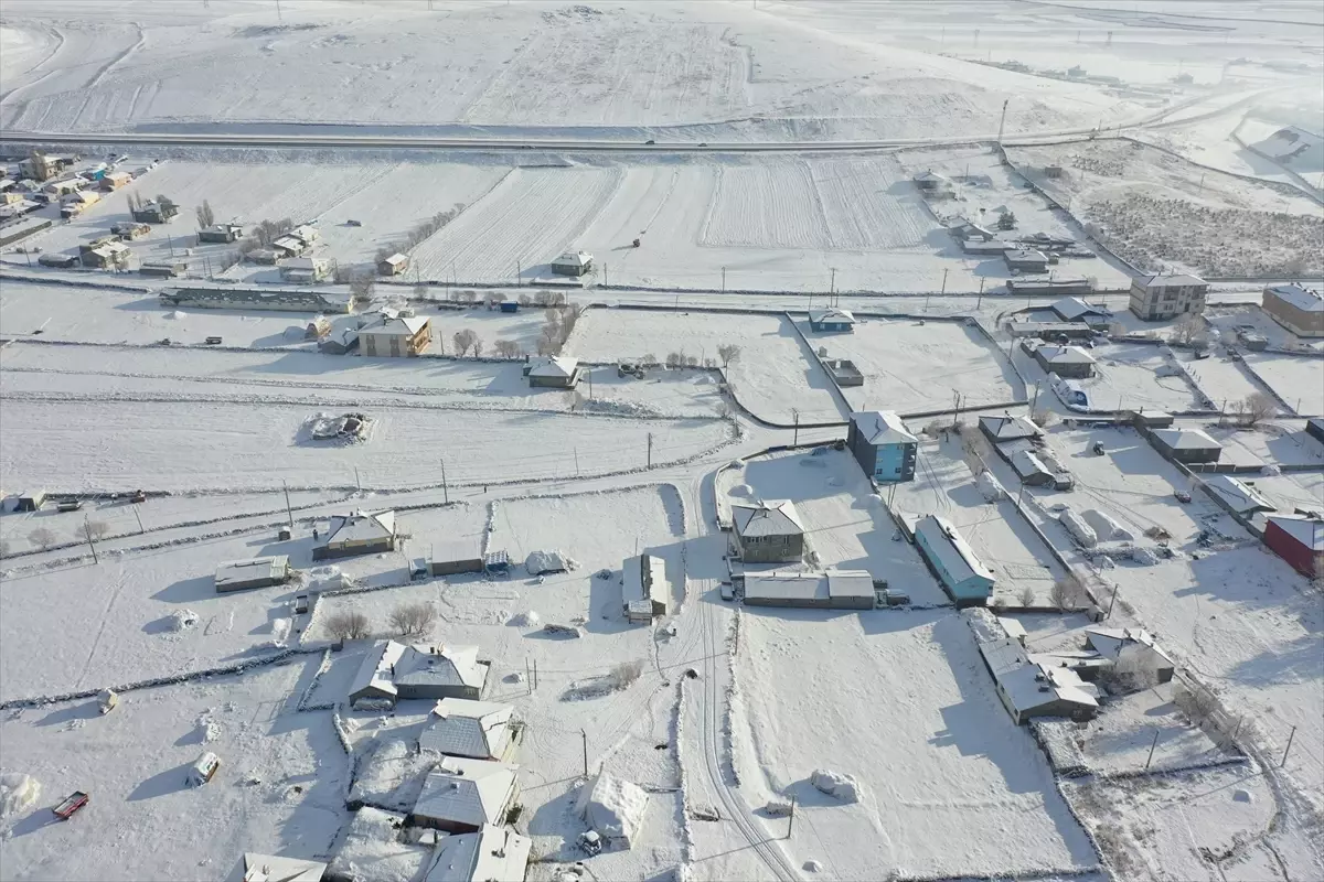 Kars\'ta Kar Manzaraları