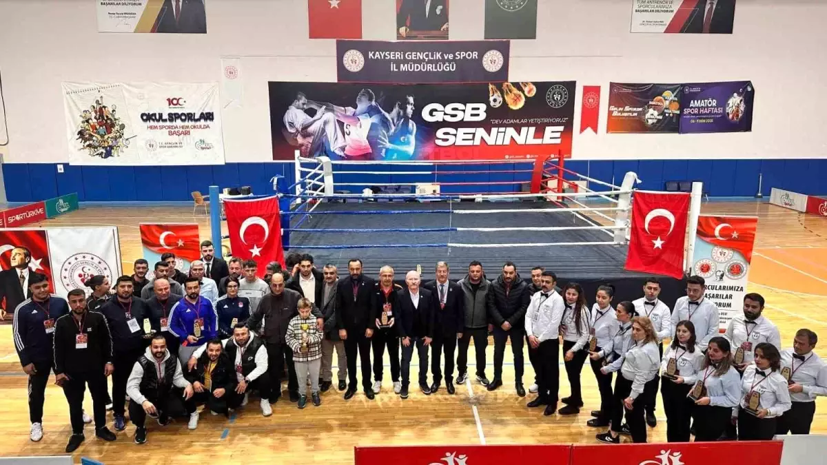Kayseri\'de "Gazilerimize Vefa Muaythai Şampiyonası" yapıldı
