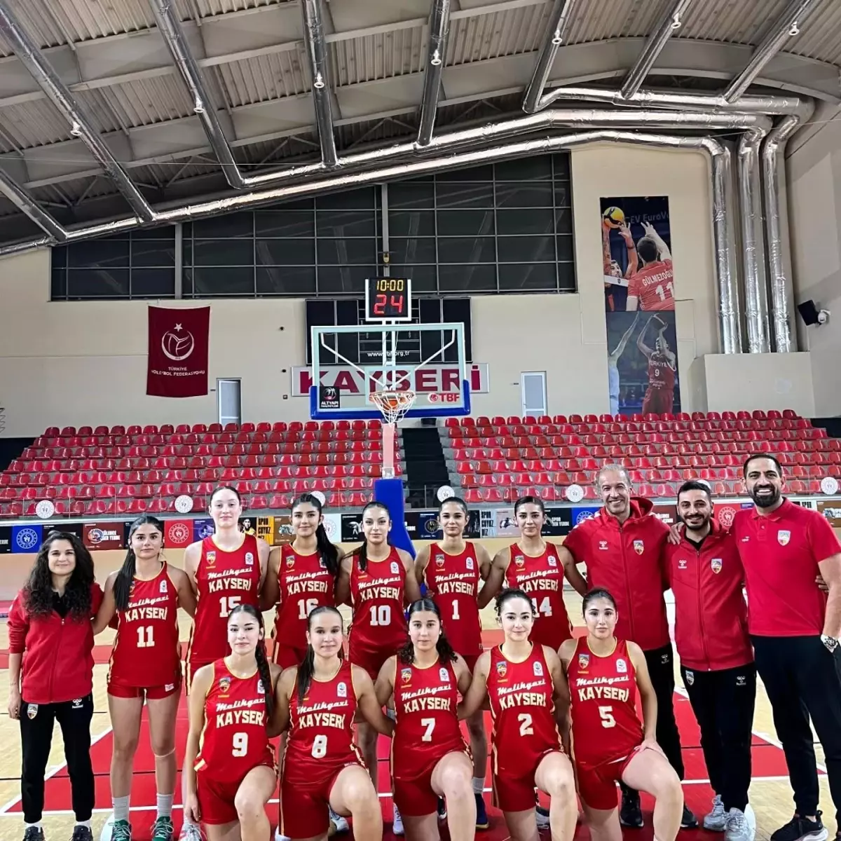Kayseri KadınlarU-18 BasketbolLigi sona erdi