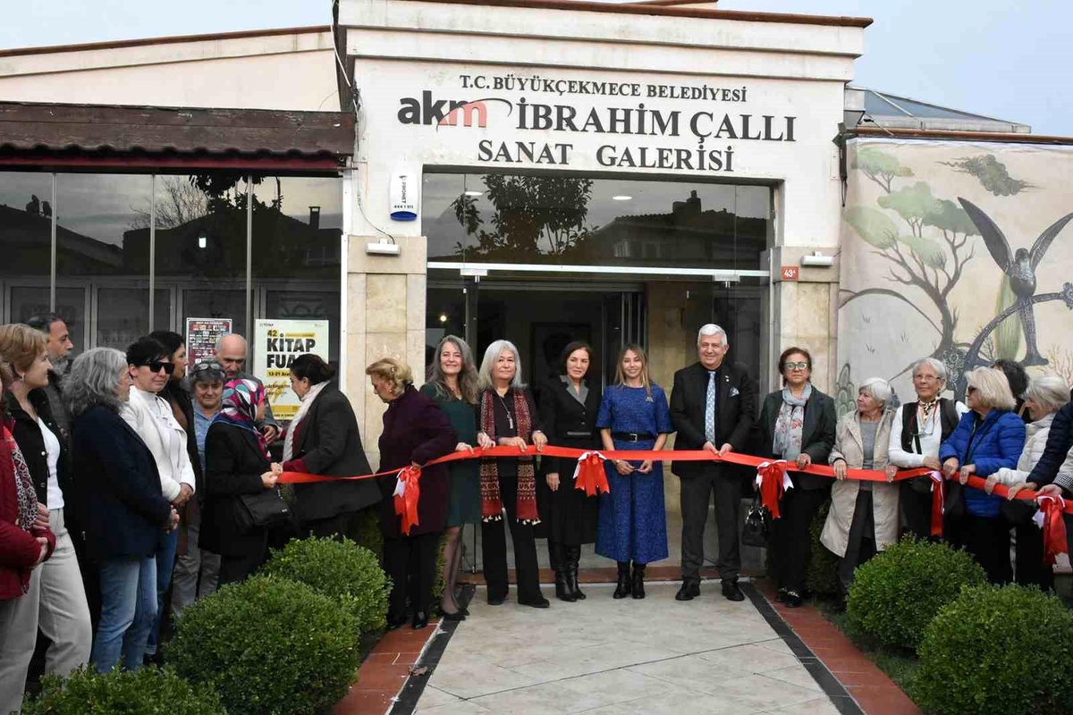 Koleksiyoner Ebru Turhan\'ın sergisi, sanatseverleri doğayla buluşturdu