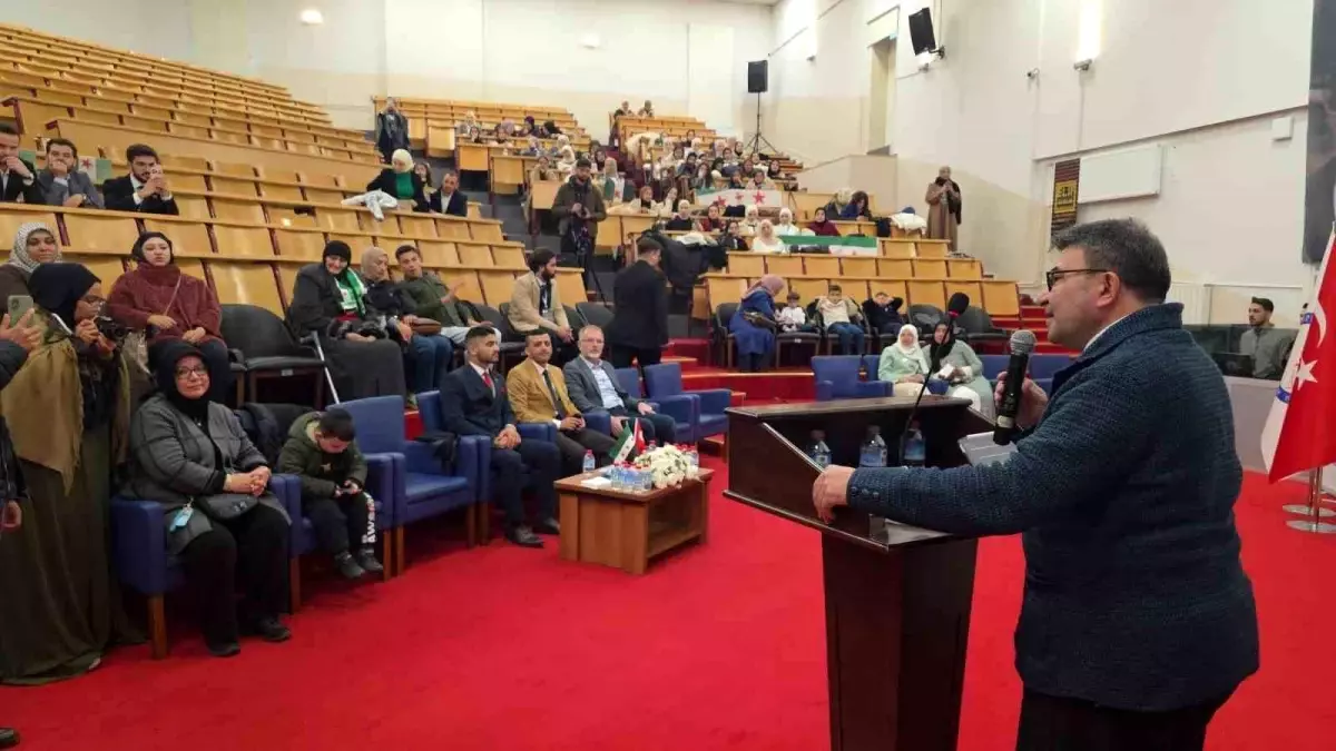 Suriyeli Öğrencilerden Baas Rejimi\'ne Anma Etkinliği