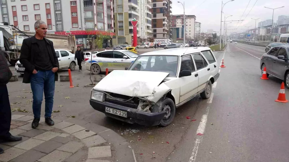 Malatya\'da Trafik Kazası: 2 Yaralı
