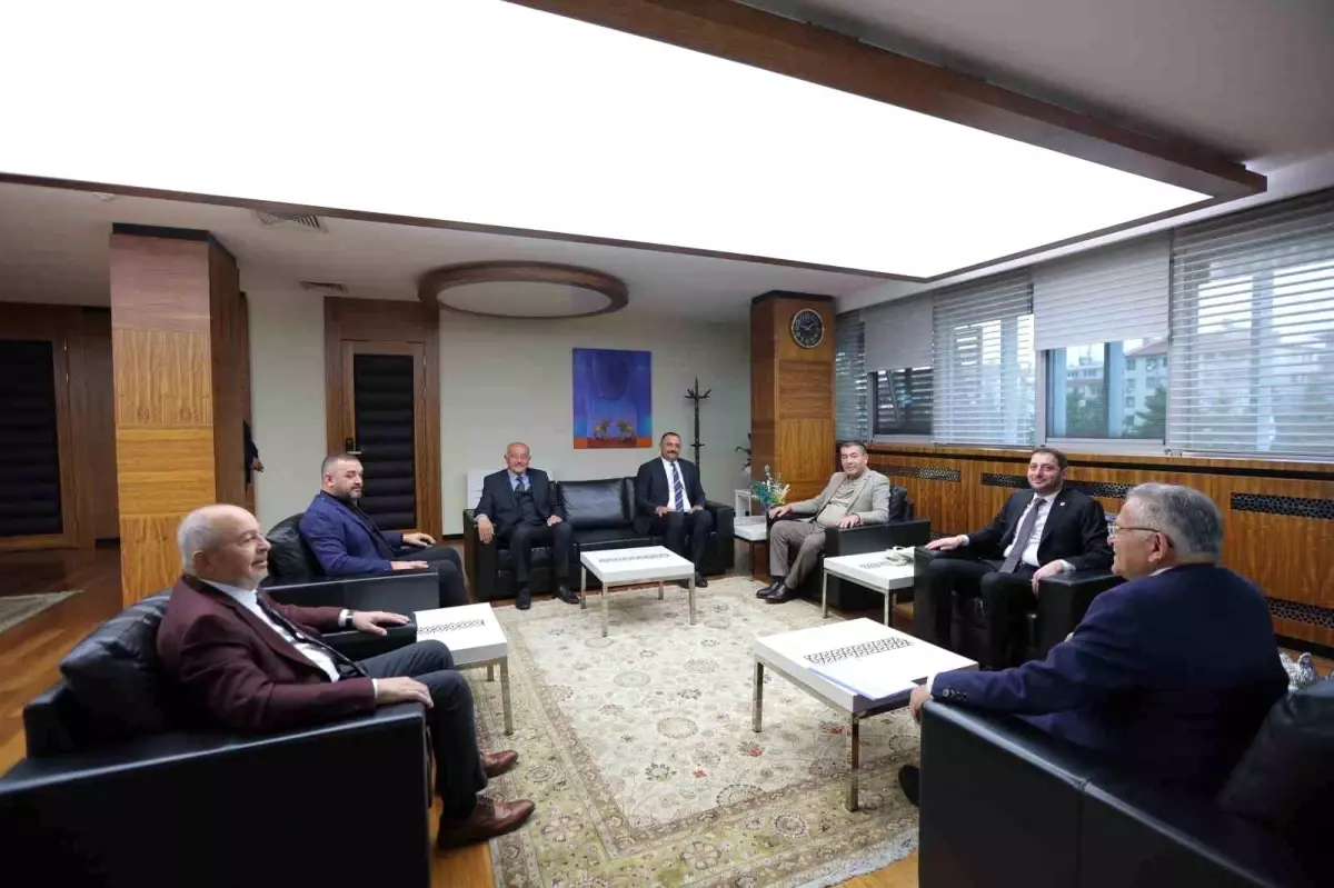 MHP Kayseri heyetinden Başkan Büyükkılıç\'a ziyaret