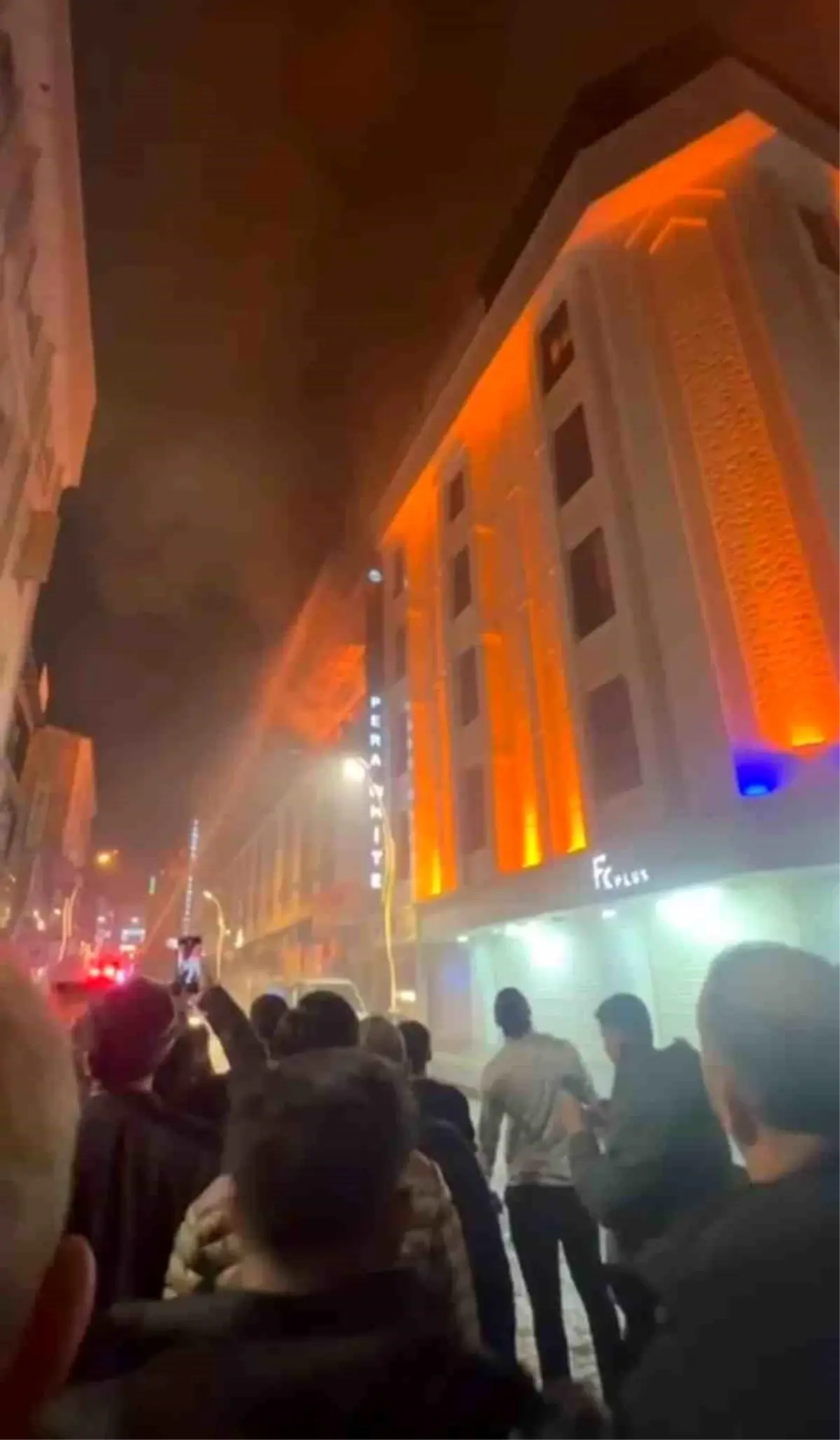 Van\'da Otel Restoranında Yangın