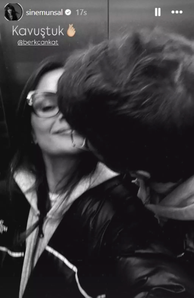 Sinem Ünsal asansörde sevgilisiyle aşka geldi