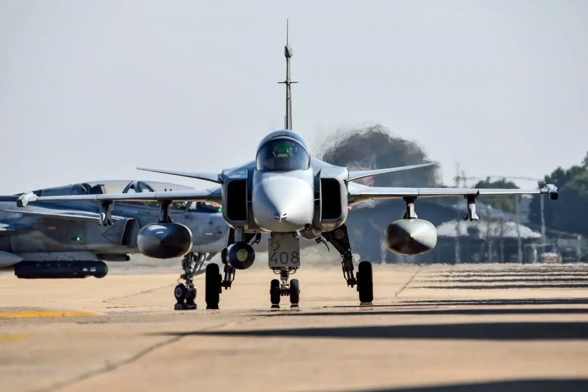 Tayland Ordusu Kamboçya\'ya Hava Saldırısı Düzenledi