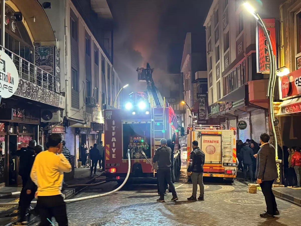 Van\'da Otelde Yangın Çıktı