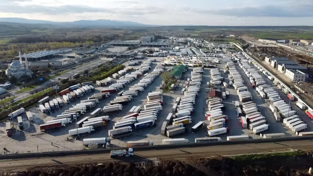 İpsala Sınır Kapısı\'nda Grev Nedeniyle Yoğunluk