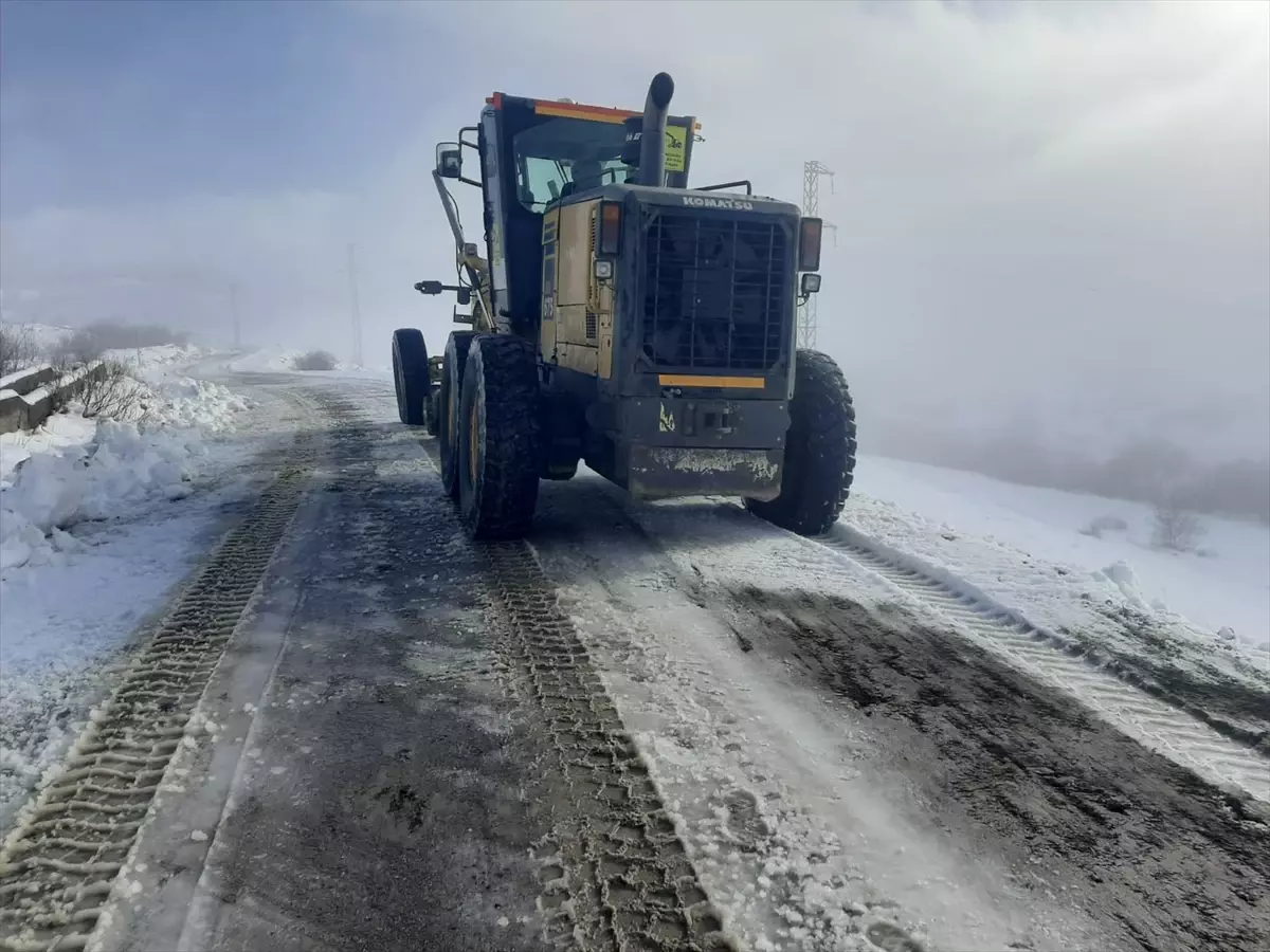 Eleşkirt\'te Kapalı Köy Yolları Açıldı