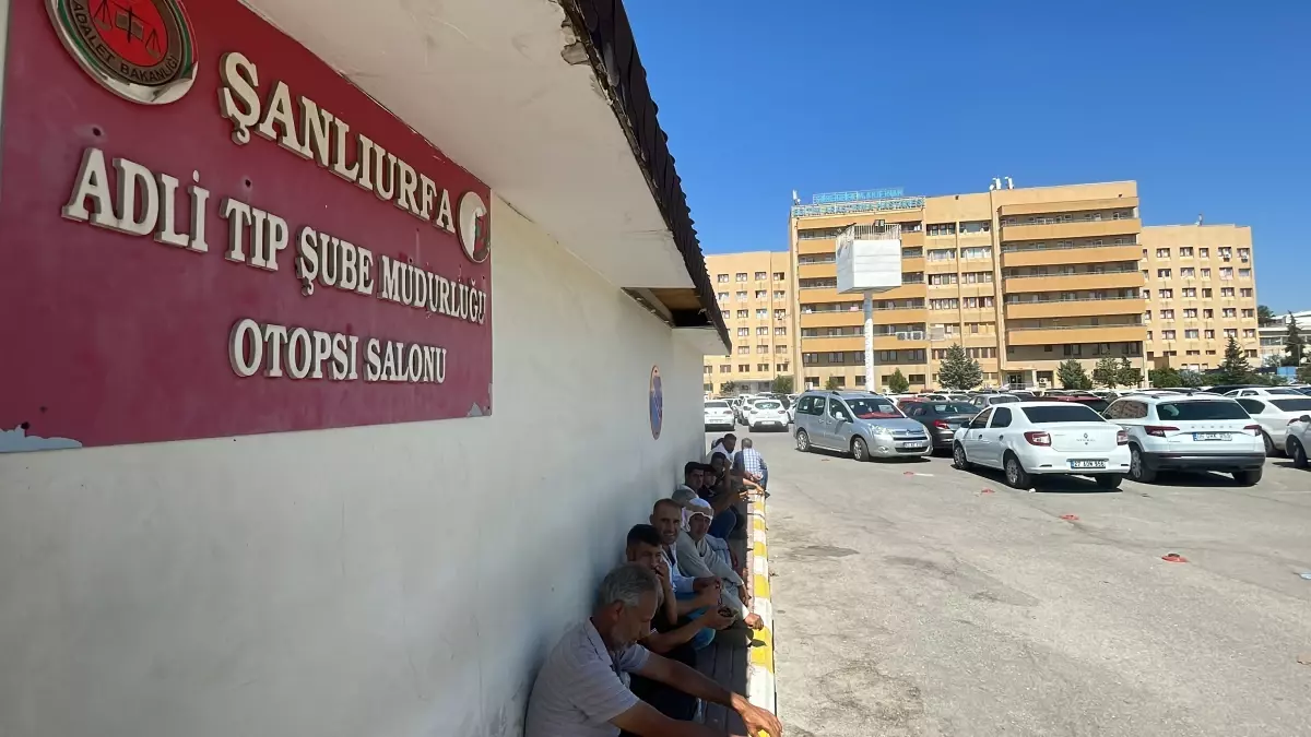 Bu nasıl para hırsı! Bir avuç toprak için 13 yaşındaki kardeşini öldürdü