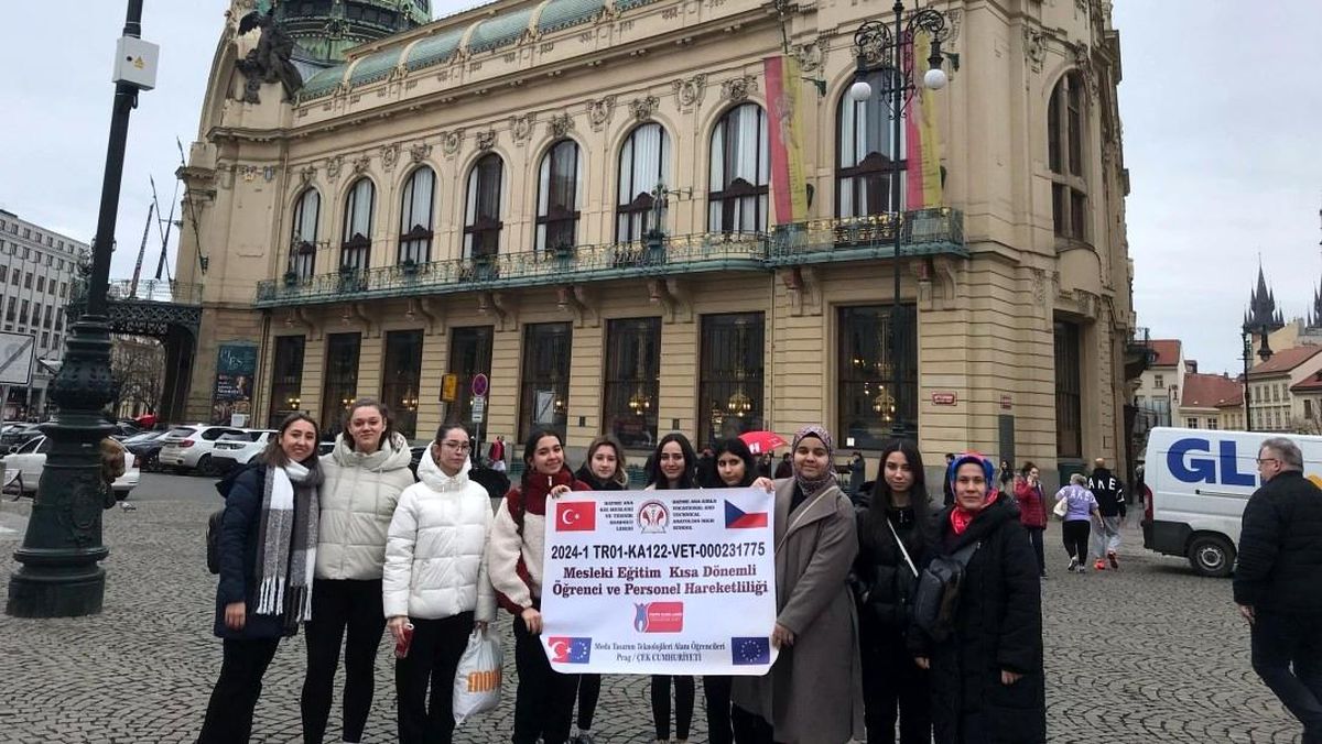 Bilecik Tekstil Öğrencileri Prag\'da Eğitim Aldı