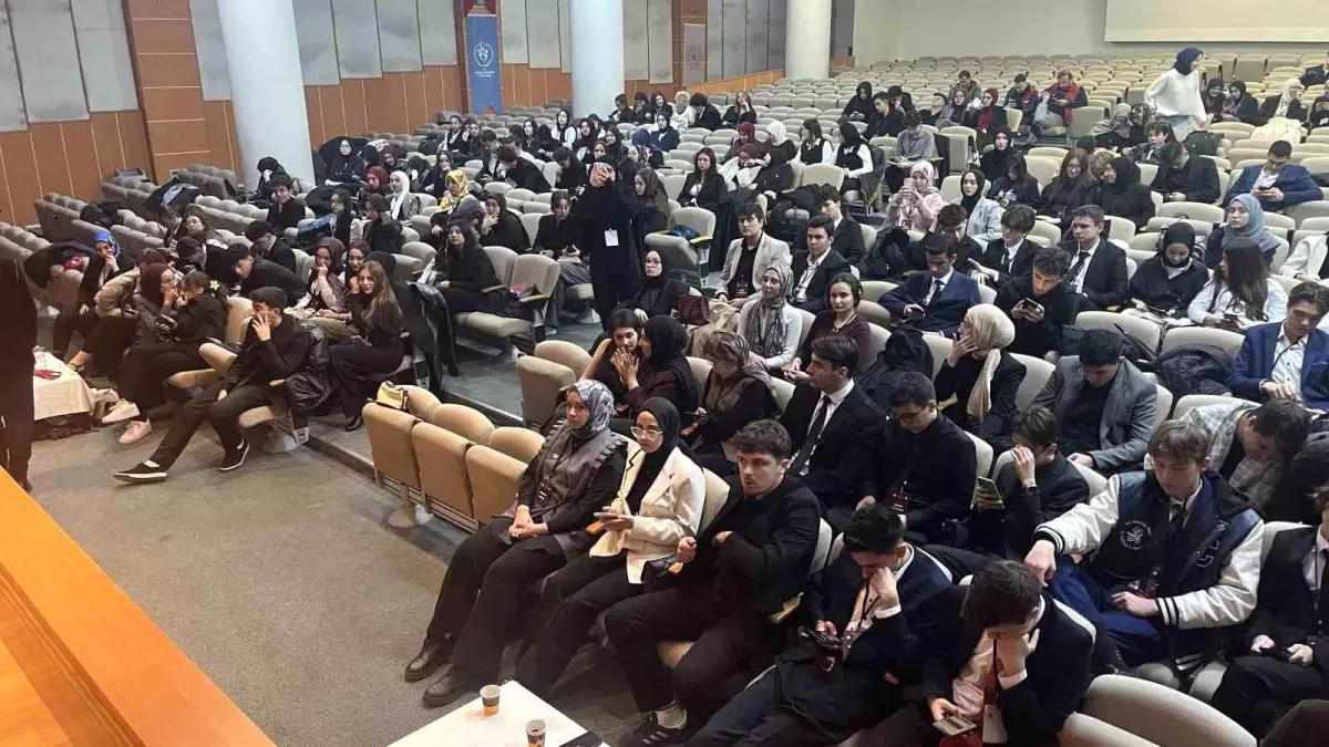 Bursalı Gençlerden Güncel Sorunlara Çözüm Arayışı