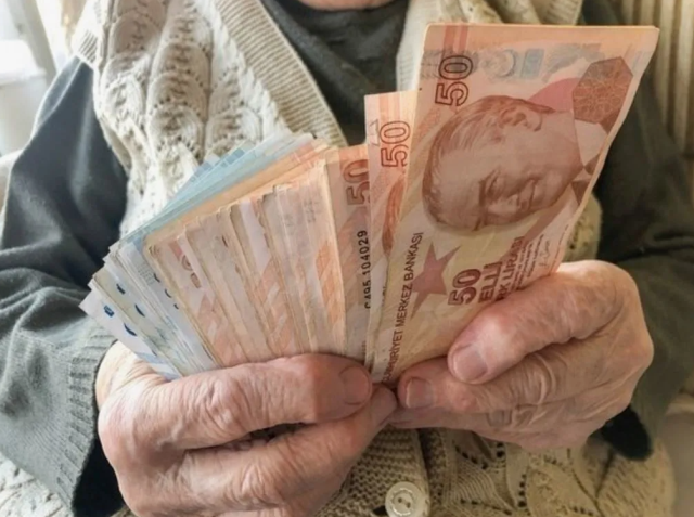 En düşük emekli maaşı ne kadar olacak? Rakam büyük oranda netleşti En düşük emekli maaşı ne kadar olacak? Rakam büyük oranda netleşti