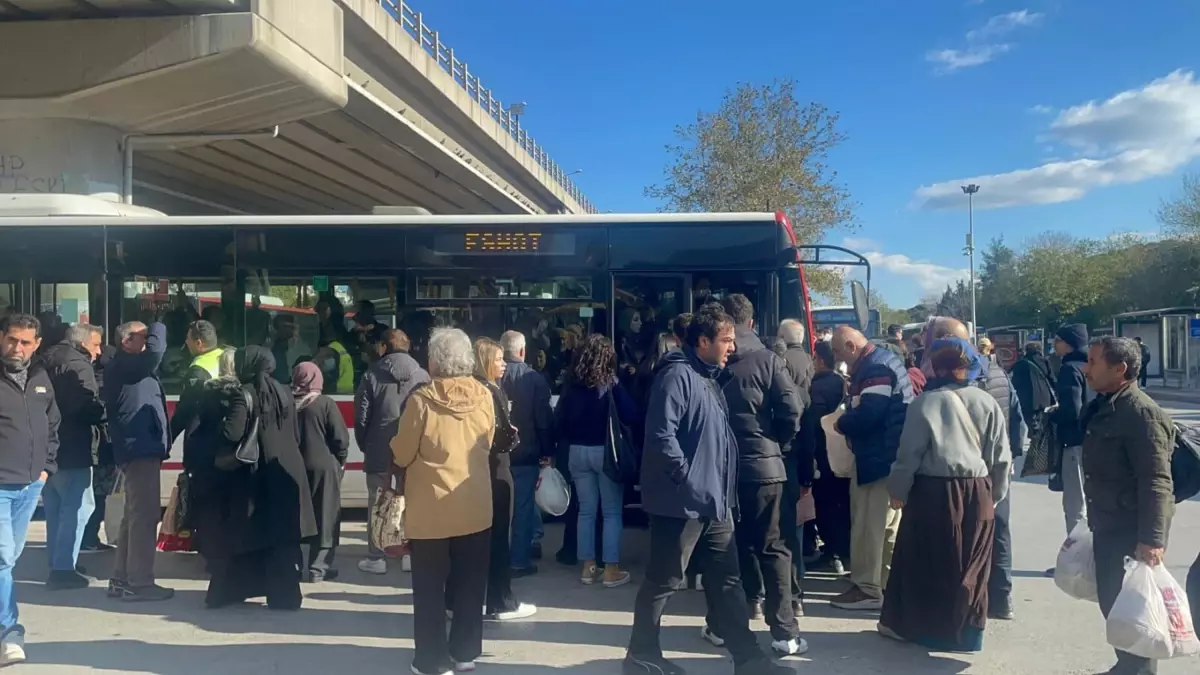 İzmir Metro\'da Arıza: Bornova İstasyonu Kapandı